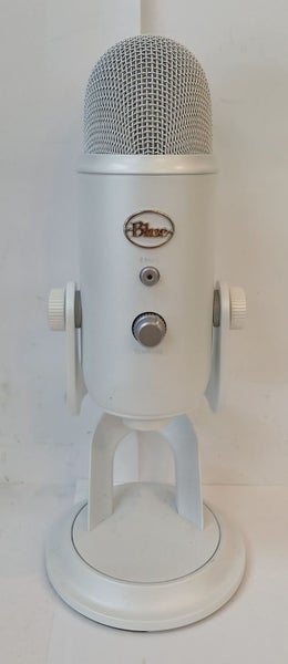Logitech Blue Yeti 3-Capsule USB Microphone - 988000537 - B16132516-2 Carousel 2