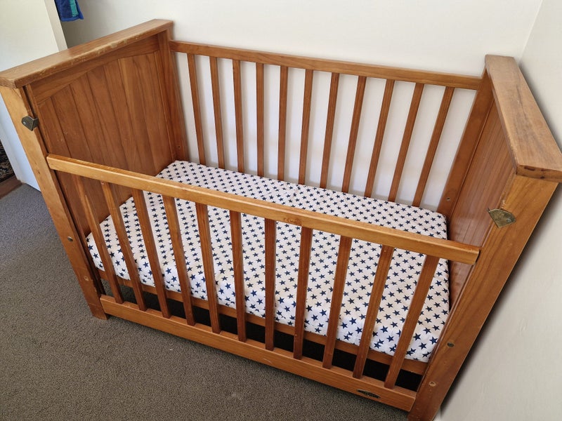 Cot Carousel 1