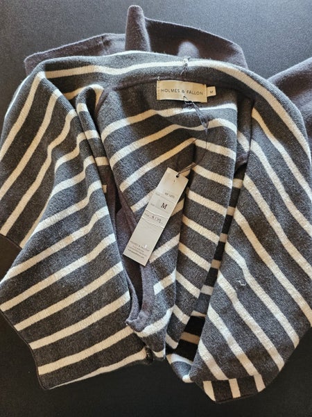 Brand New Holmes and Fallon Sleeveless Jumper Medium Carousel 2