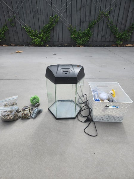 Fish Tank & Accessories Carousel 1