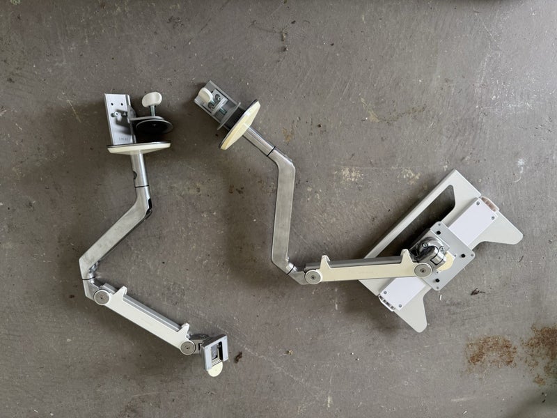 Single monitor arm only (one without laptop stand) Carousel 7