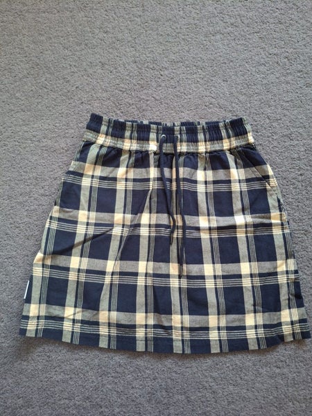Huffer skirt size 6 Carousel 1