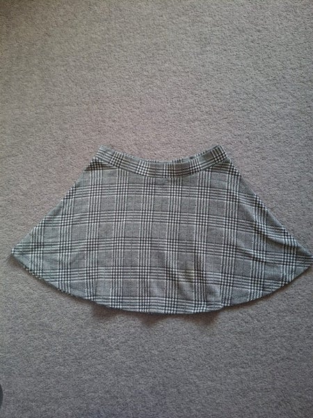 Chicabooti size 12 skirt Carousel 1
