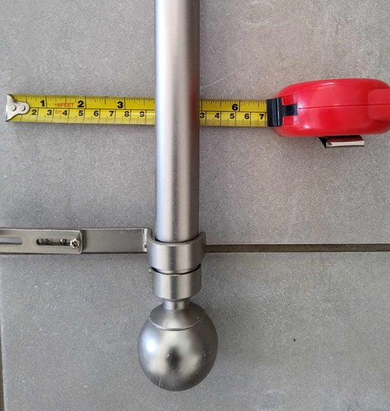Good Quality Brushed Chrome Curtain Rod and Rings 2950mm long Carousel 2