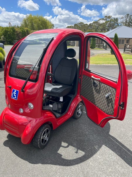 FULLY PROTECTED ‘mobility scooter’ - Major DISCOUNT ! Carousel 1