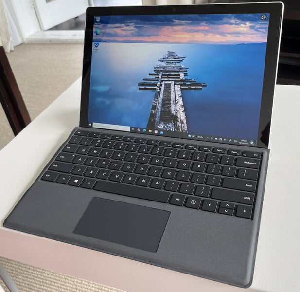 MICROSOFT SURFACE M3 CORE win 10 Pro 83.4% BATTERY HEALTH Carousel 1