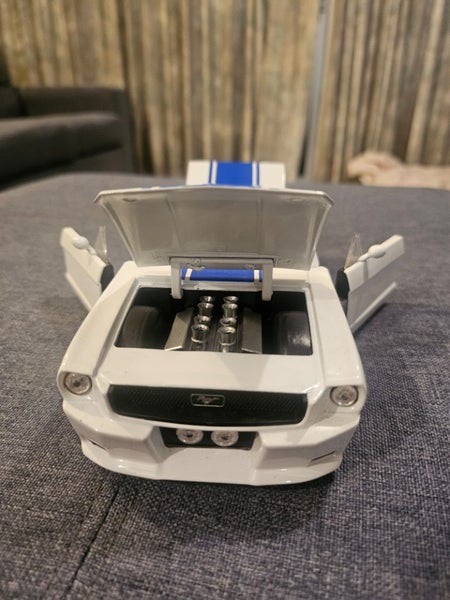 1965 Ford Mustang 1/24 scale by Jada Carousel 2