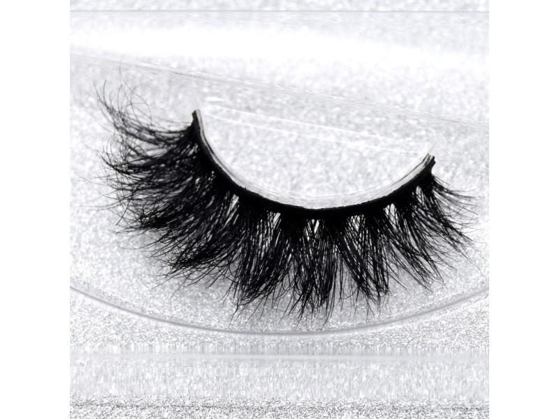 3D Mink Lashes Thick Crisscross Winged Cruelty Free Full Strip Lashes Carousel 1