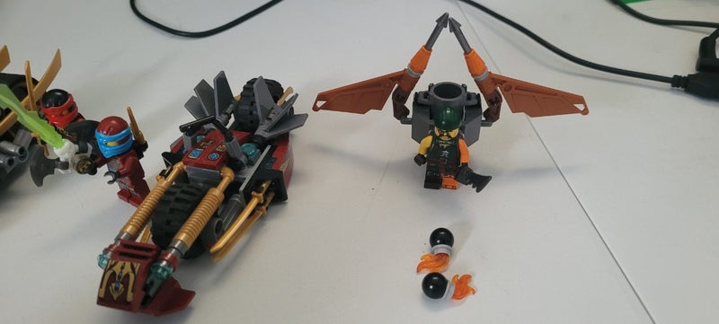 Lego 70600 - Ninjago - Ninja Bike Chase Carousel 1