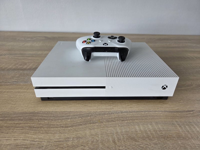 Xbox One S Console + Controller Carousel 2