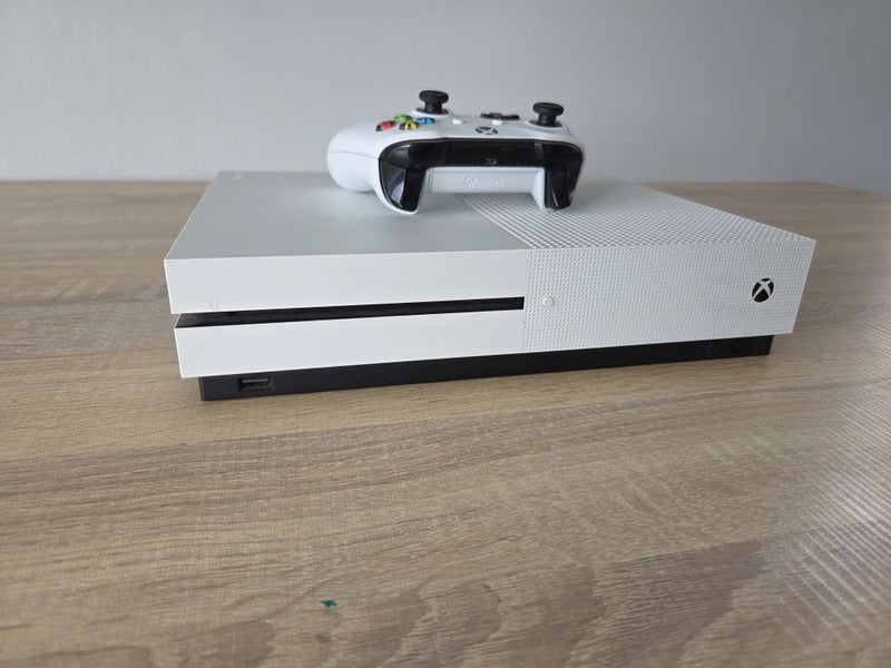 Xbox One S Console + Controller Carousel 3