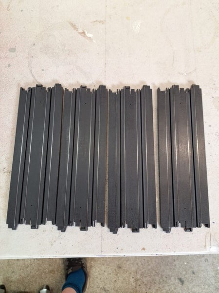 Afx/tomy 9" straight track Carousel 1