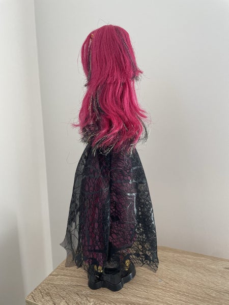 Monster High Draculaura 13 Wishes doll Carousel 3