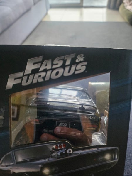Doms Plymouth GTX ( Fast & Furious ) 1/24 scale by Jada Carousel 3