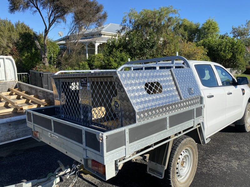 Flat deck dog box Carousel 1