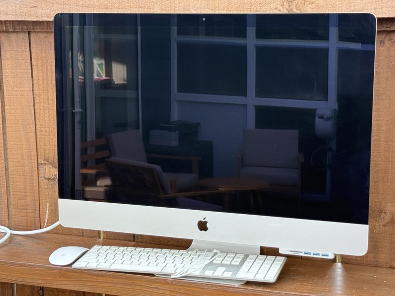 iMac 27” 5K 2017 model 32Gb RAM, 1TB Fusion Drive Carousel 1