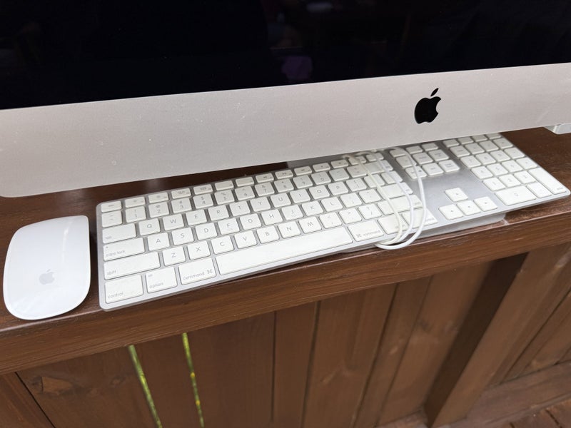 iMac 27” 5K 2017 model 32Gb RAM, 1TB Fusion Drive Carousel 2