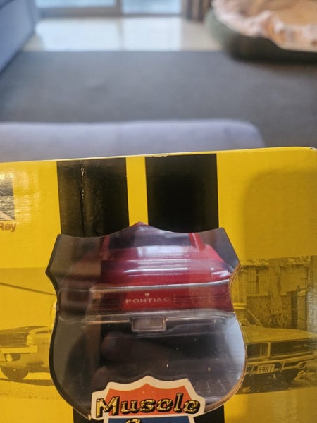 1966 Pontiac GTO 1/24 scale by New Ray Carousel 4