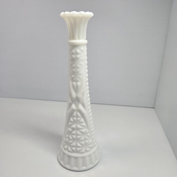 Vintage Anchor Hocking Milk Glass Bud Vase Carousel 1