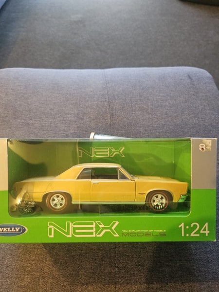 1965 Pontiac GTO 1/24 scale by Welly Carousel 1