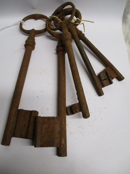 OLD Vintage FRENCH Key - Bulk Lot of Keys about 5 - Lot 5350 Carousel 1