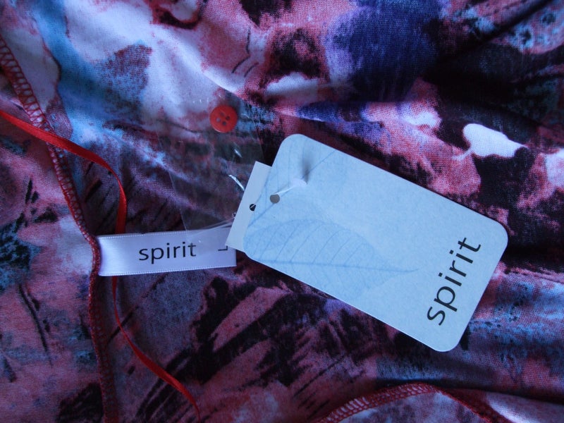 Brand New with tickets Lightweight Swing Cardi Sz L Carousel 6