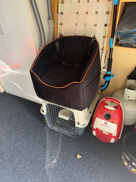 Airline Carrier Large 68 X 51 X 47cm + Car Seat Carousel 2