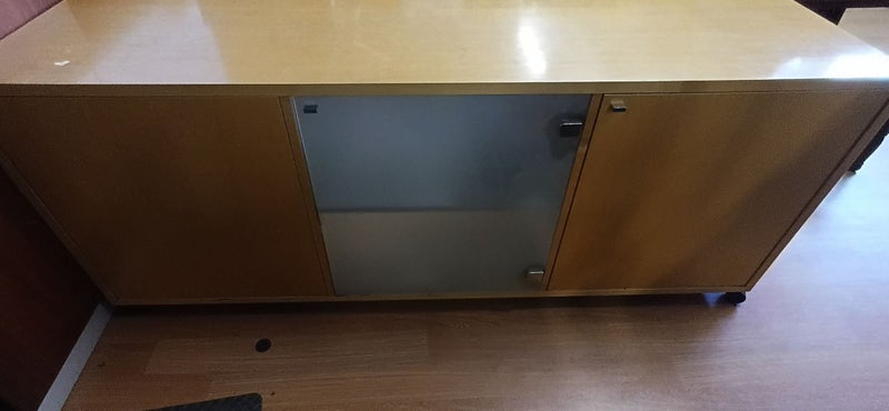 Credenza Carousel 1
