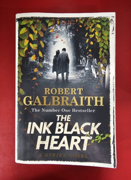 Robert Galbraith - The Ink Black Heart [Cormoran Strike #6] - large paperback Carousel 1