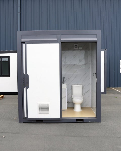 Double Toilet - South Island62931724486147112