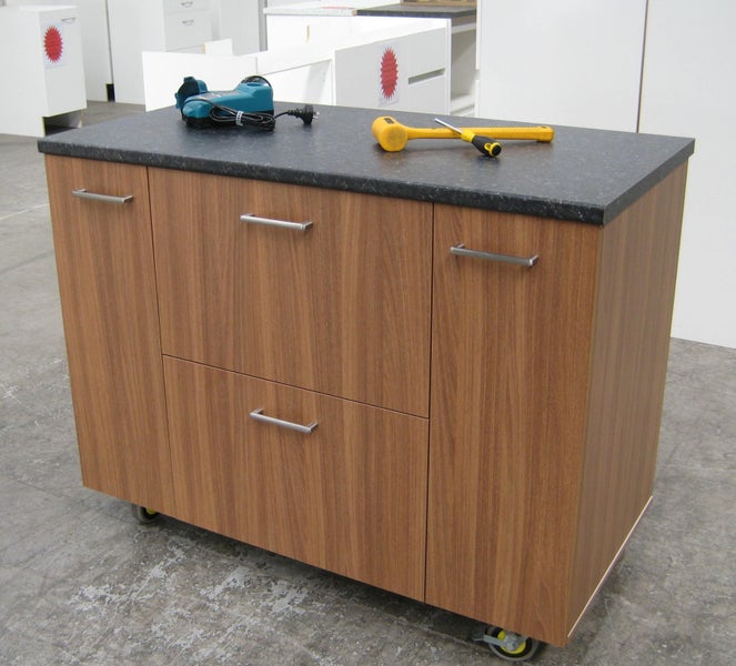 MOBILE GARAGE WORK BENCH Carousel 1