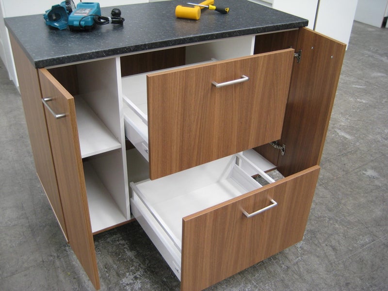 MOBILE GARAGE WORK BENCH Carousel 2
