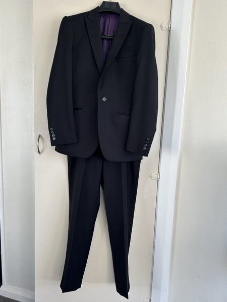 Hallensteins Men’s Suit Carousel 6
