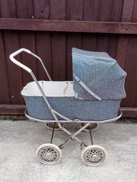 Antique pram (Oxley) Carousel 1