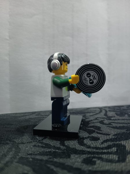 Lego minifigure DJ series 8 Carousel 4
