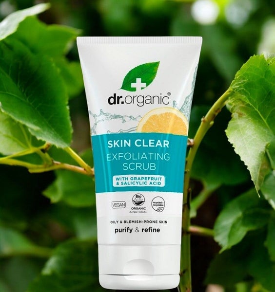 DR ORGANIC SKIN CLEAR EXFOLIATING FACE SCRUB (PURIFY & REFINE) Carousel 1