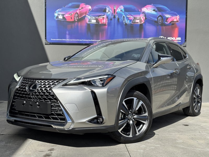 2025 Lexus UX 300h Premium 2.0L Hybrid62864758139522112