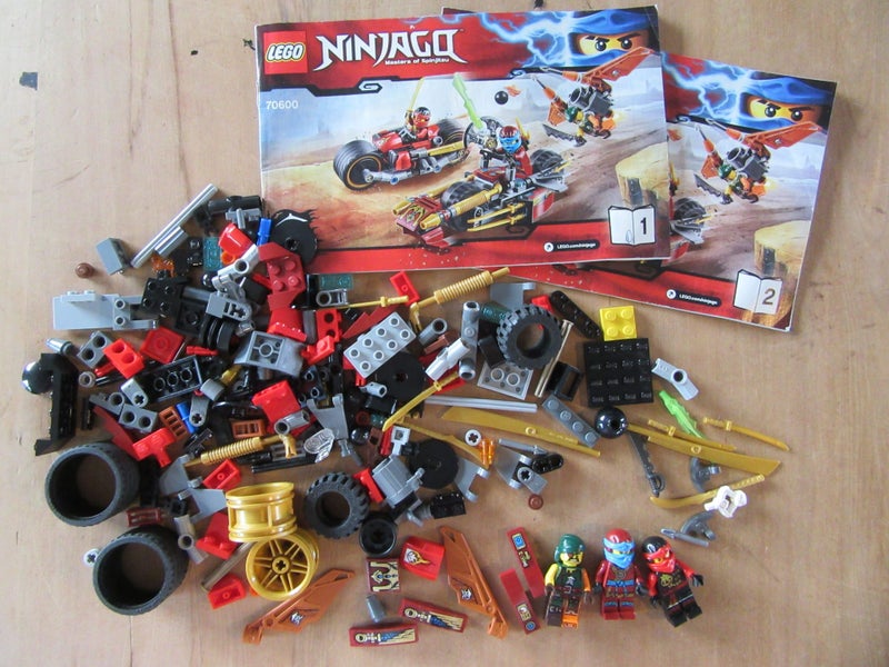 Lego 70600 Ninjago; Skybound - Ninja Bike Chase- COMPLETE Carousel 1
