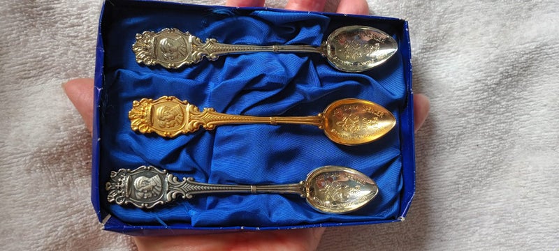 Vintage Charles and Diana 1981 Wedding Souvenir Spoons Carousel 1