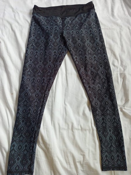 3 x Activewear bottoms. Cotton On. S. Carousel 1