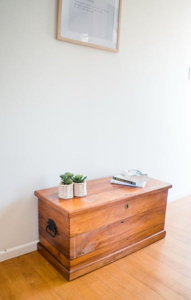BEAUTIFUL SOLID WOOD RUSTIC STORAGE CHEST **GORGEOUS CHARACTER** Carousel 1