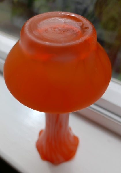 Bright Orange Mottled with White RETRO Vase Scalloped Top Carousel 2