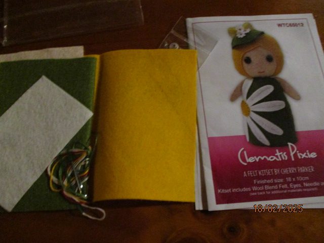 Wee Clematis Pixie Felt Kitset Carousel 2
