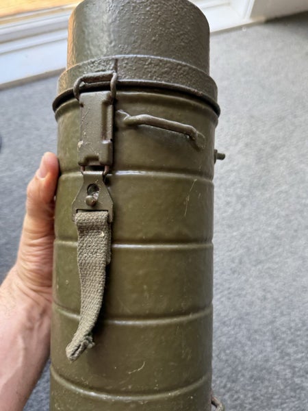 German Vintage Bundeswehr Army gas mask tin Carousel 1