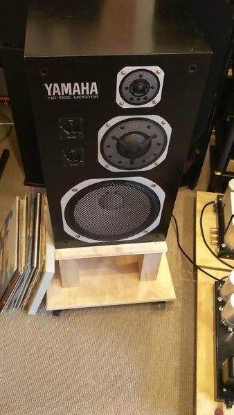 Yamaha NS 1000 Carousel 1