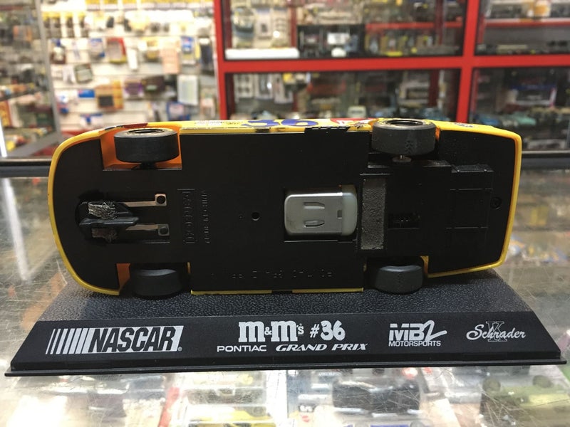 1/32 SCALEXTRIC - NASCAR PONTIAC GRAND PRIX No.36 M&M’s Carousel 3