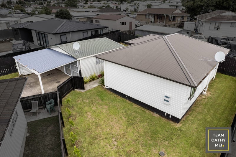 Image 2 of 28