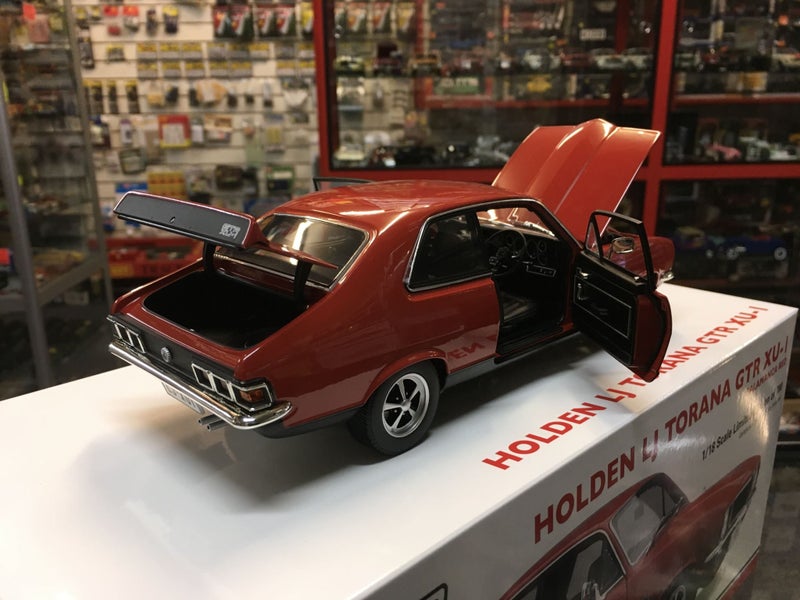 1/18 CLASSIC CARLECTABLES - HOLDEN LJ TORANA GTR XU-1 SALAMANCA RED Carousel 6