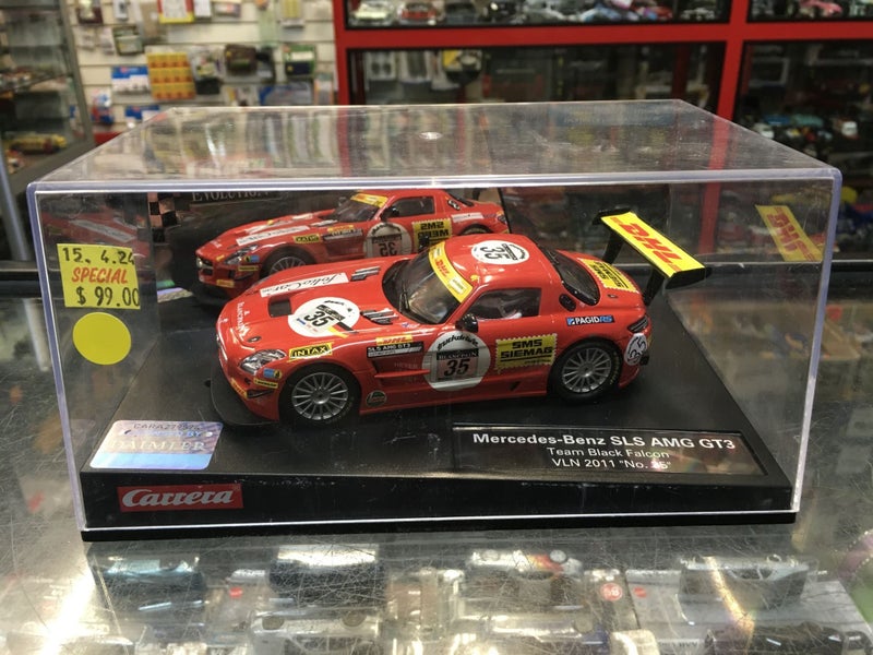 1/32 CARRERA EVOLUTION - MERCEDES-BENZ SLS AMG GT3 TEAM BLACK FALCON #27403 Carousel 1