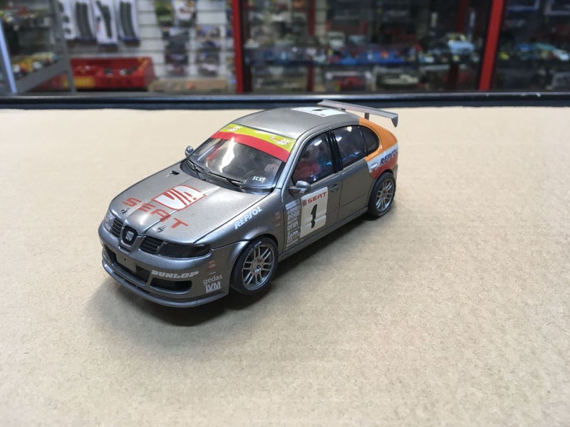 1/32 SCX UNBOXED - SEAT LEON #1 Carousel 2